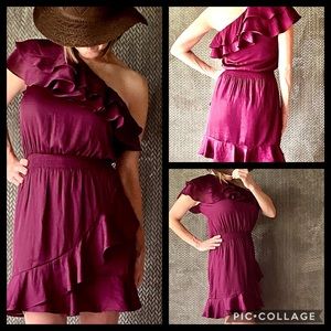 White House Black Market one shouldered dress 2P💕